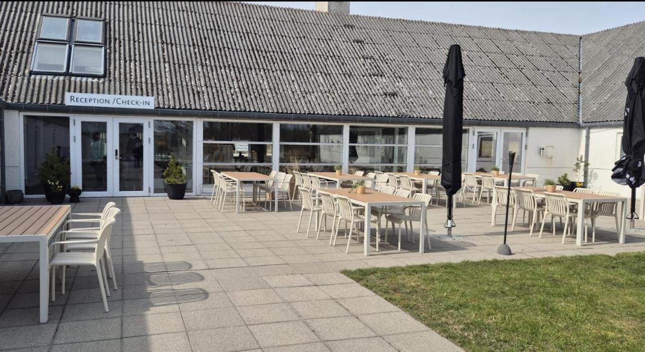 Hotel Hvideklit Ольбек Экстерьер фото